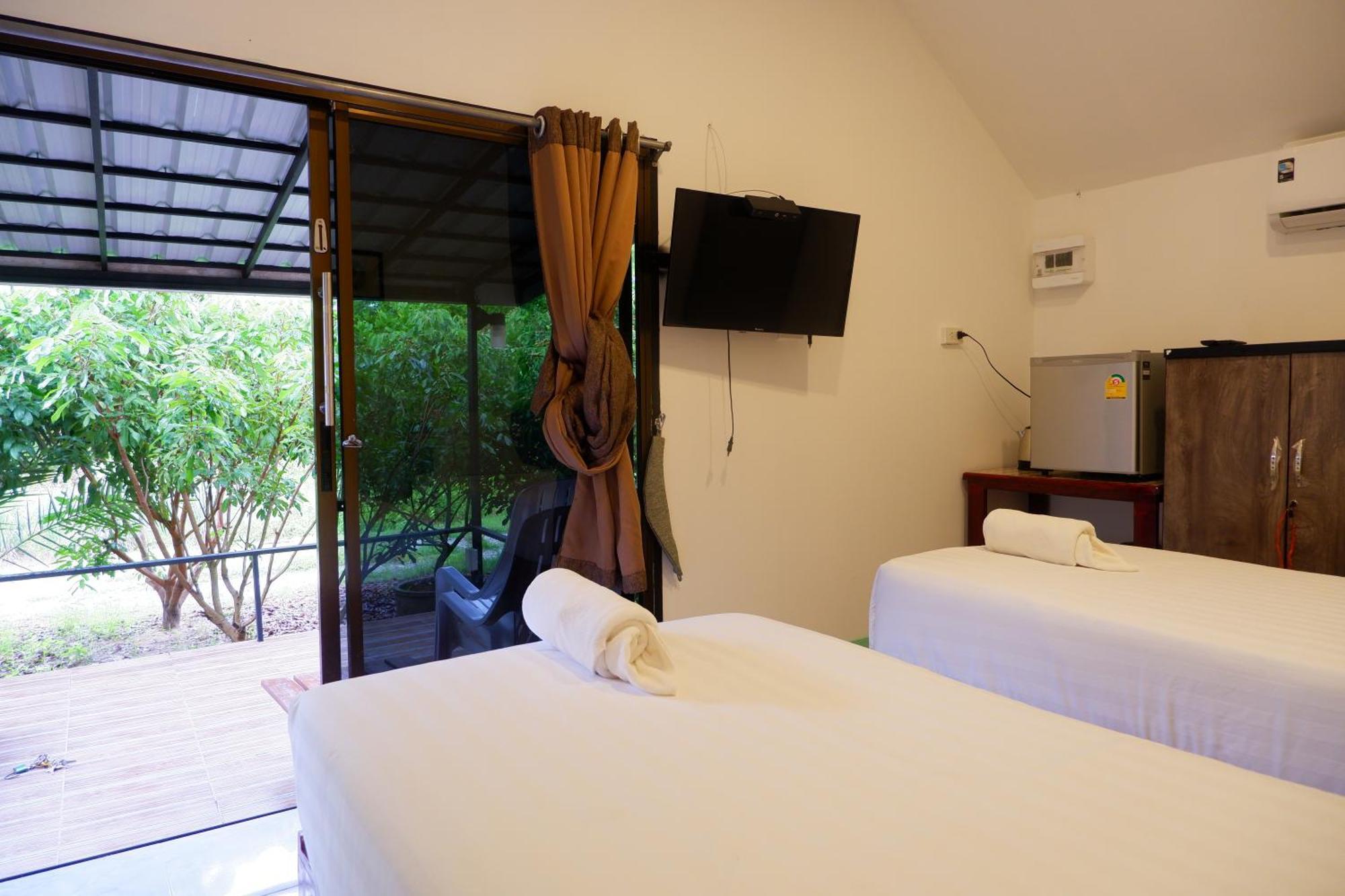 Nok Chan Mee Na Chom Thong Exterior foto